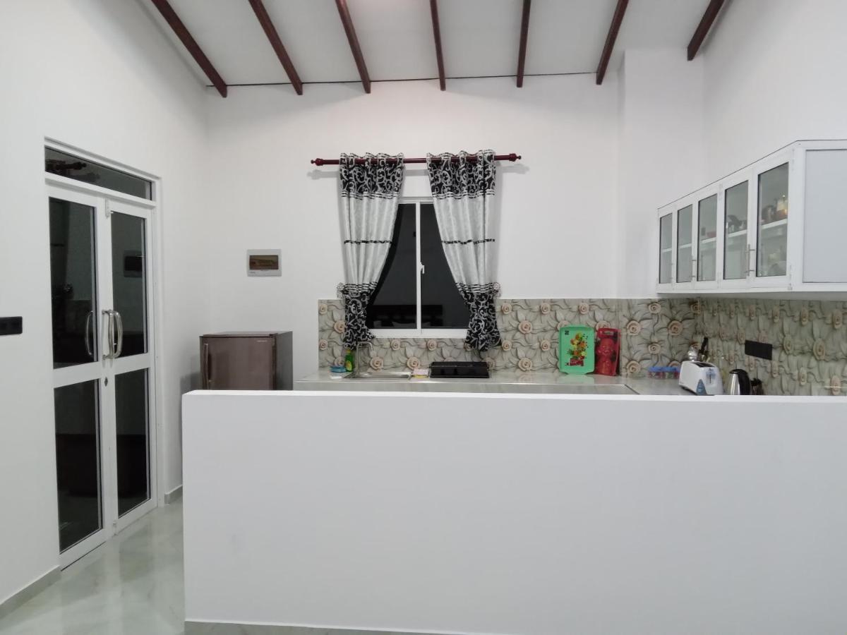 Indika'S Apartment Hikkaduwa Εξωτερικό φωτογραφία