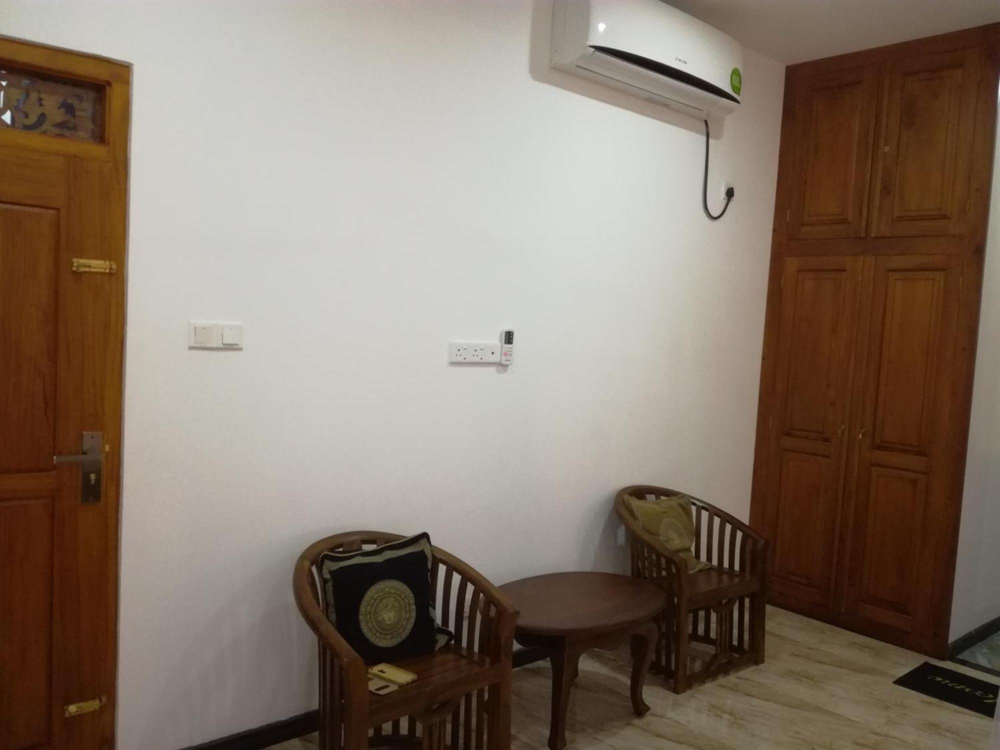 Indika'S Apartment Hikkaduwa Εξωτερικό φωτογραφία