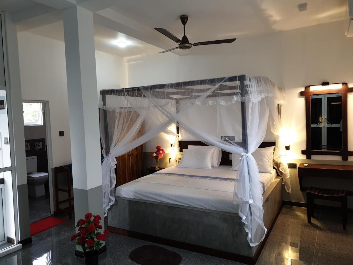 Indika'S Apartment Hikkaduwa Εξωτερικό φωτογραφία