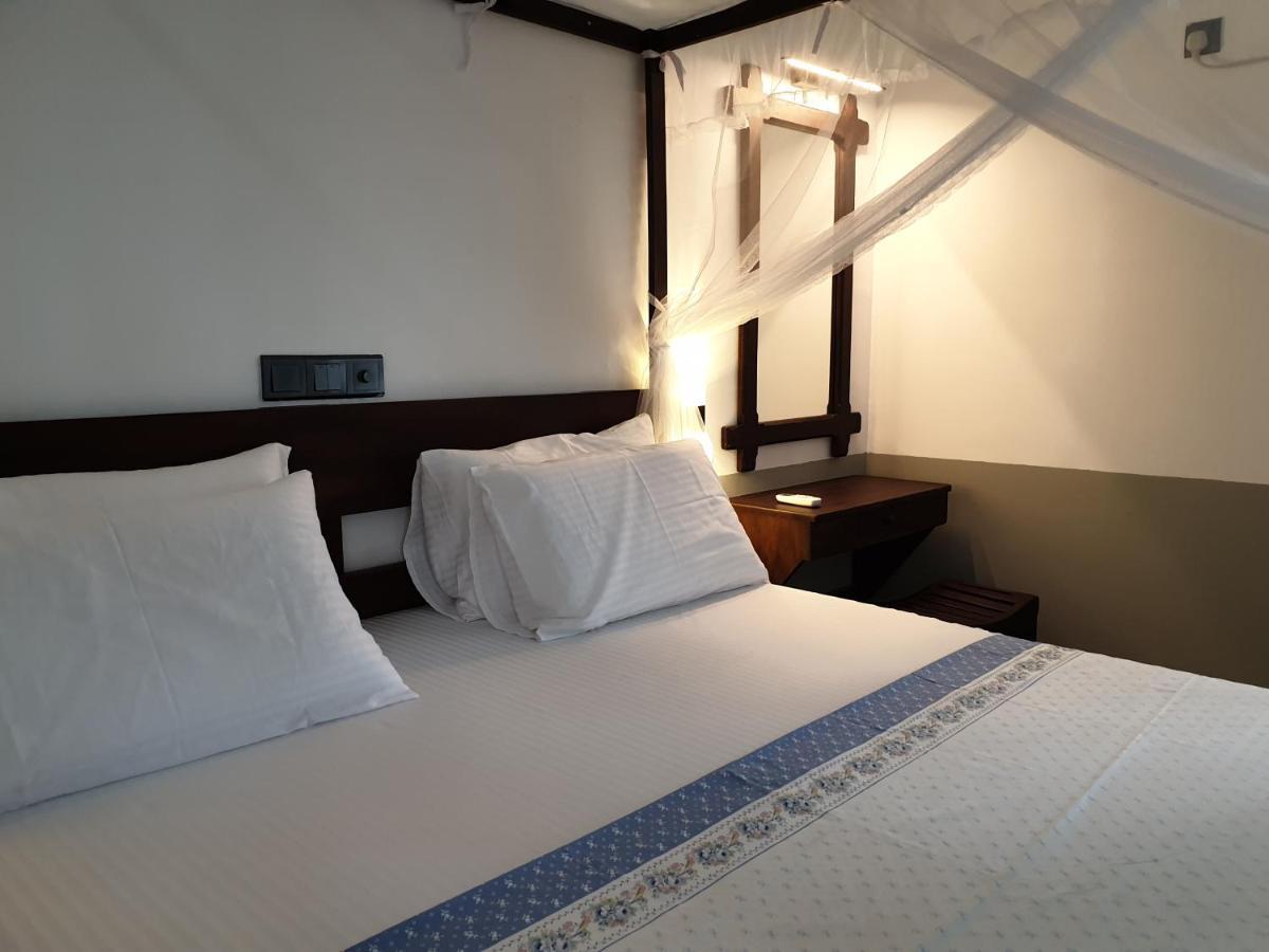 Indika'S Apartment Hikkaduwa Εξωτερικό φωτογραφία